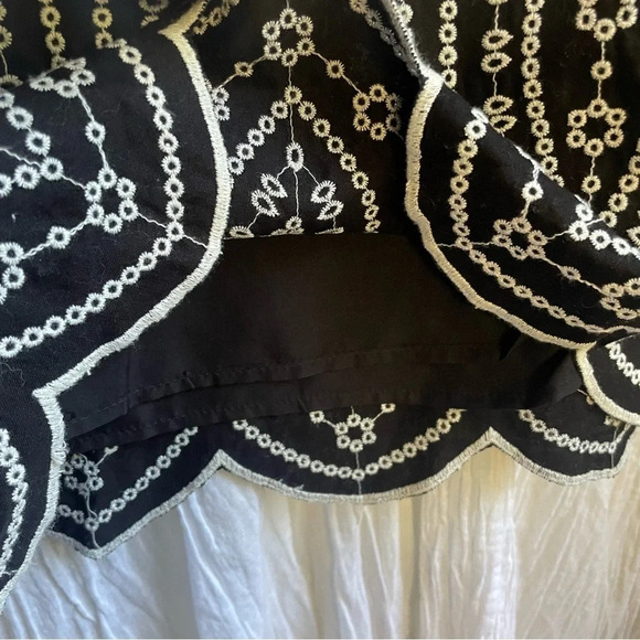 LOFT Black White Embroidered Scalloped Shift Mini Skirt, 0, Like NEW - Picture 6 of 7